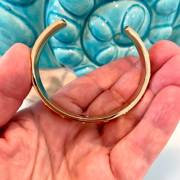 NWOT Authentic Luxury Minimalist Tory Burch Enamel Raised Logo Cuff - Picture 15 of 17